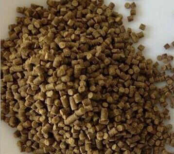 2、喂牛用什么飼料好？頂級牛飼料廠家